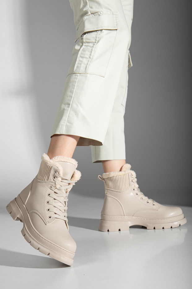 Mia Kürklü Bot - 2