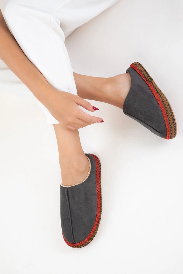 Women's Fur-Lined Straw Strip Detailed Suede House Slippers Bohça Dowry Slippers