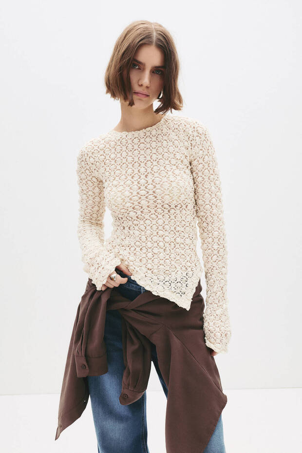بلوزة دانتيل بأكمام طويلة - 3