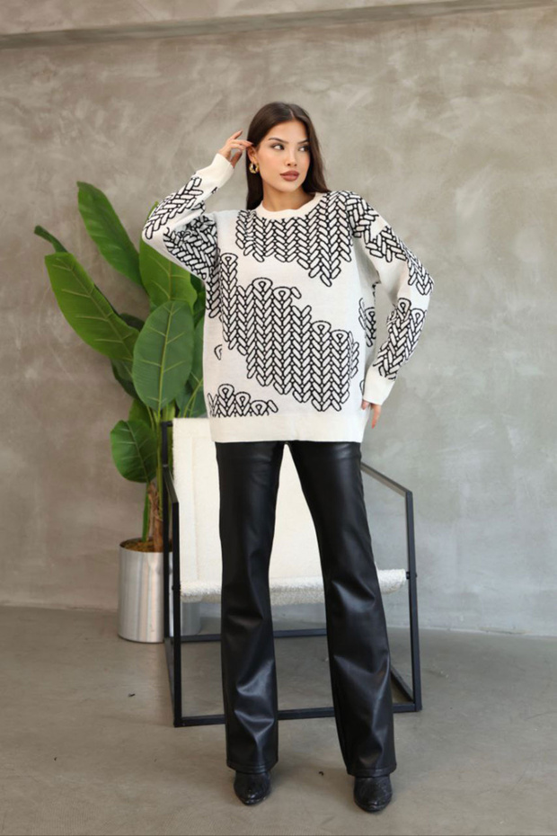 Crew Neck Patterned Knit Sweater