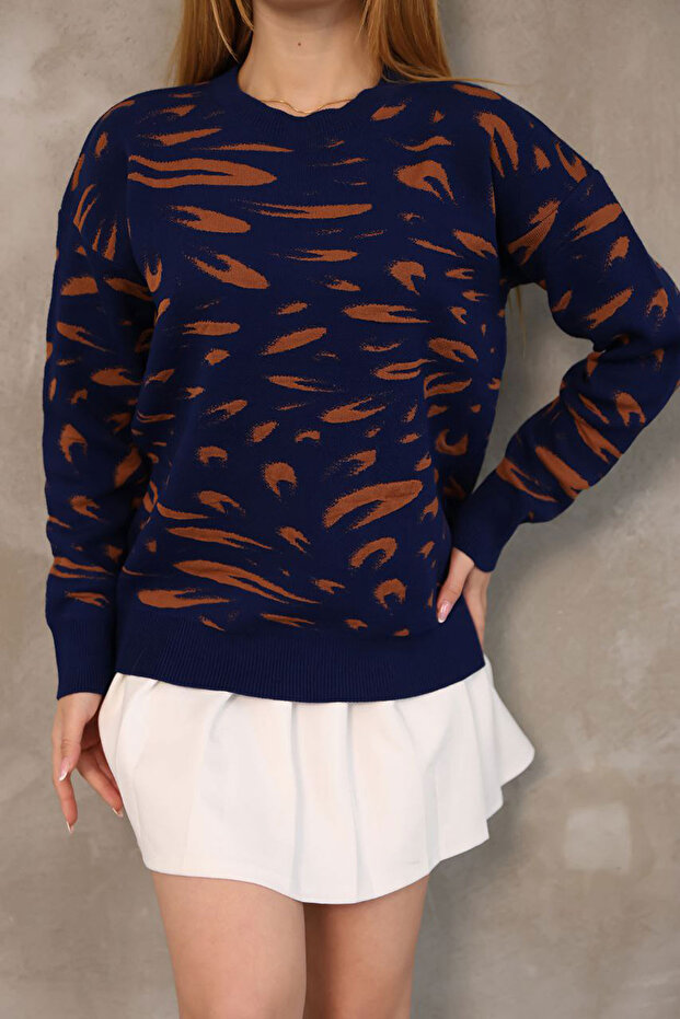 Crew Neck Patterned Knit Sweater