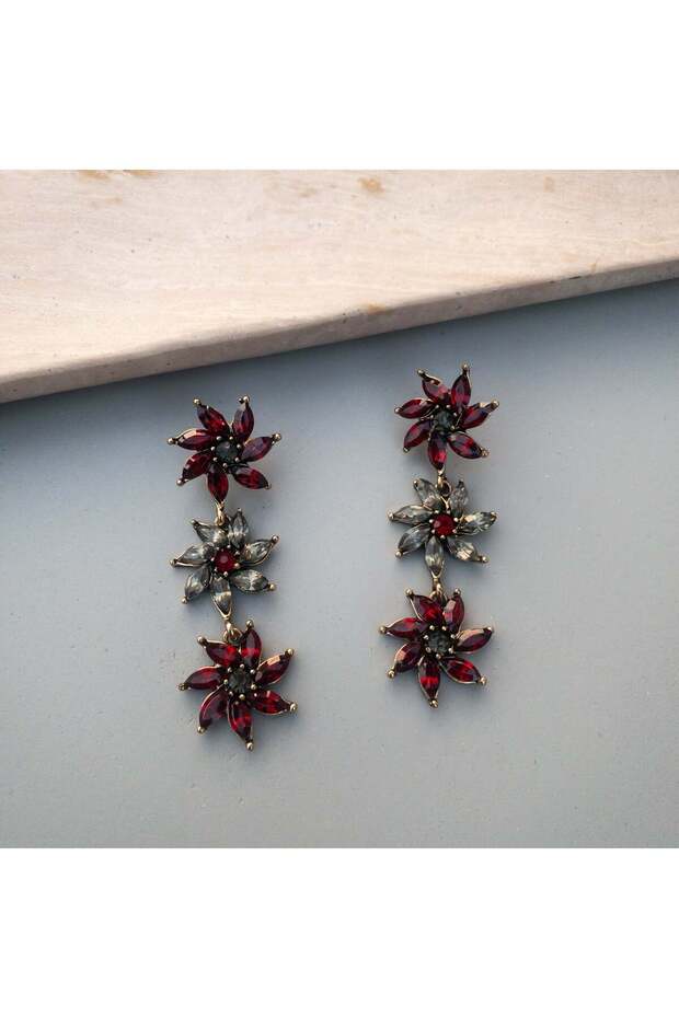 Cercei Red Flowers