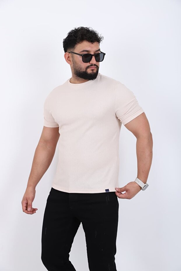 تي شيرت بتصميم بسيط أساسي - 1