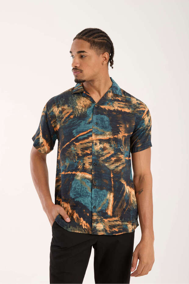 قميص رجالي كبير الحجم بنمط ملون - 4