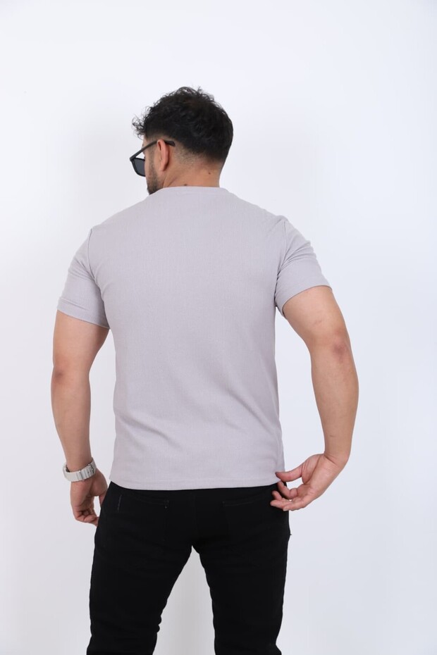 Simple Design Basic T-Shirt - 3