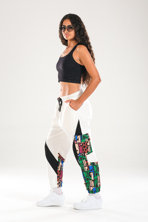 بنطلون رياضي منقوش باللون النيون - 2