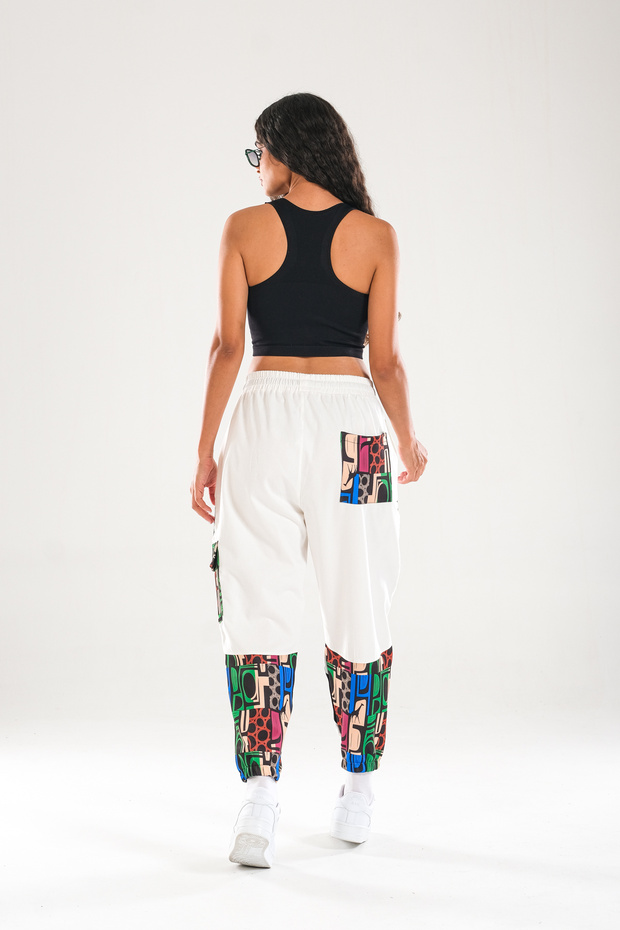 بنطلون رياضي منقوش باللون النيون - 3