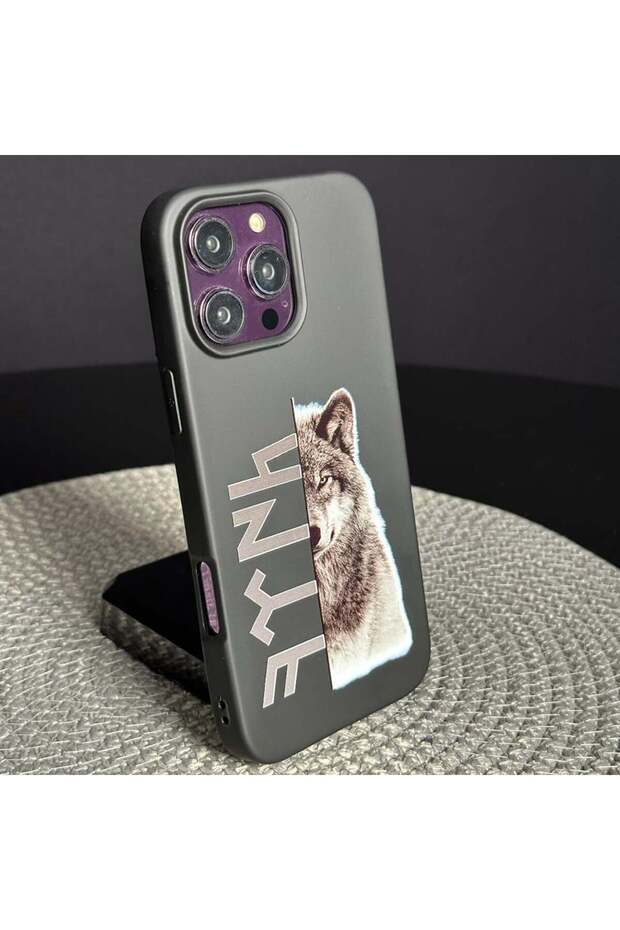 حافظة إطلاق متوافقة مع آيفون 14 برو مطبوعة بنقش الذئب ومبطنة بالمخمل من الداخل - 1