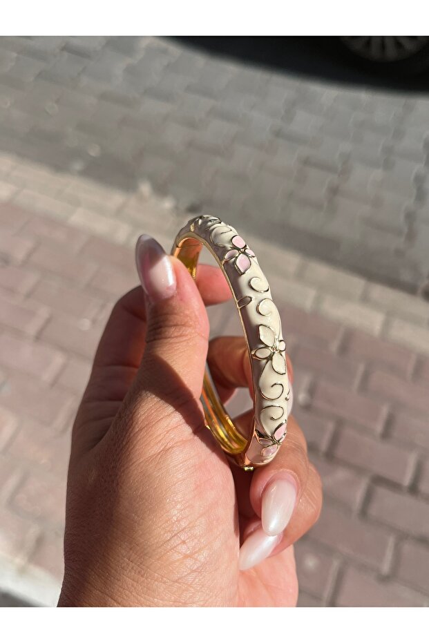 Beyaz çiçekli mineli kelepçe - 1