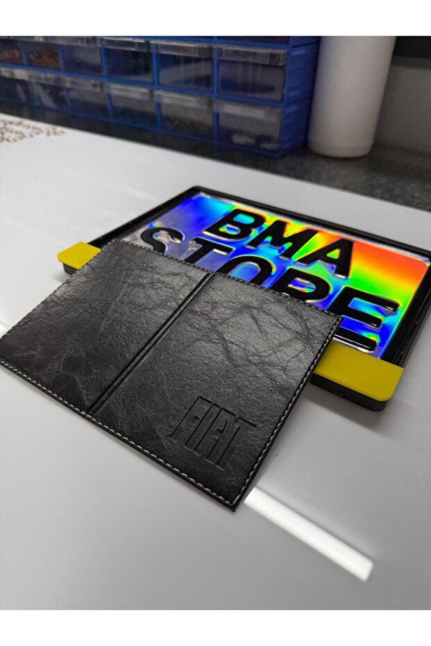 غطاء رخصة القيادة المتوافق مع فيات مع شعار - 1