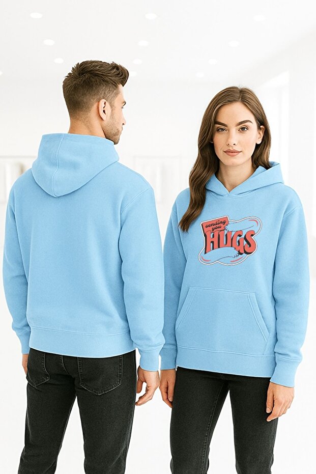 سويت شيرت بقلنسوة مطبوعة ملونة من Hugs
