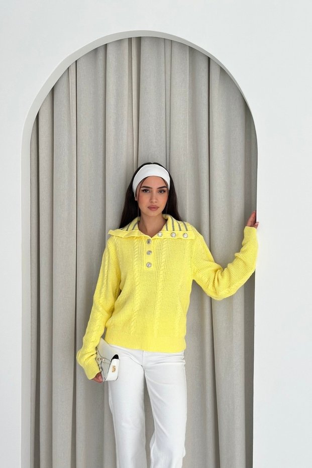 Half-Button Oversized Turn-Down Collar Knit Sweater Aw25Kz0024