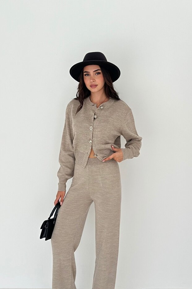 Large Rose Button-Detail Knit Top and Bottom Set AW25AU0001