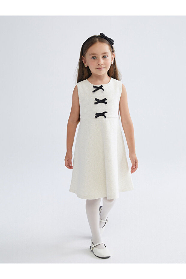LCW Bisiklet Yaka Fiyonk Detaylı Kız Çocuk Elbise (W5) - 1