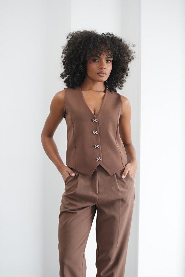 سترة بأزرار على شكل فراشة - 2