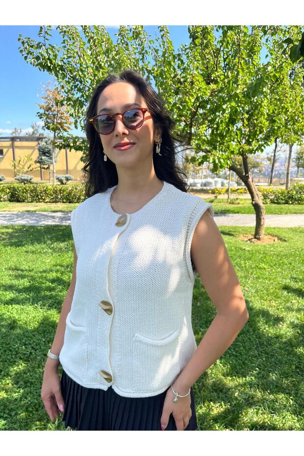 سترة تريكو بأزرار كبيرة - 1