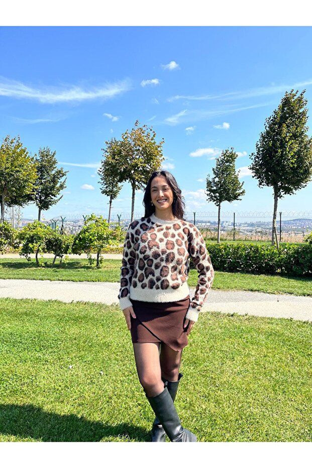Leopard Patterned Soft Sweater