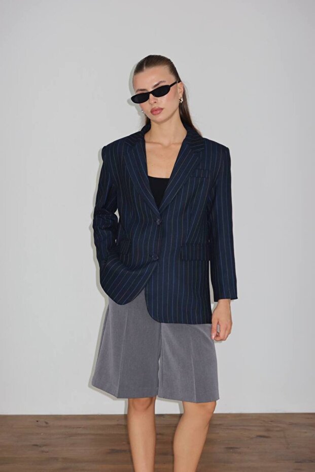 سترة بليزر مخططة باللون الأزرق الداكن - 1