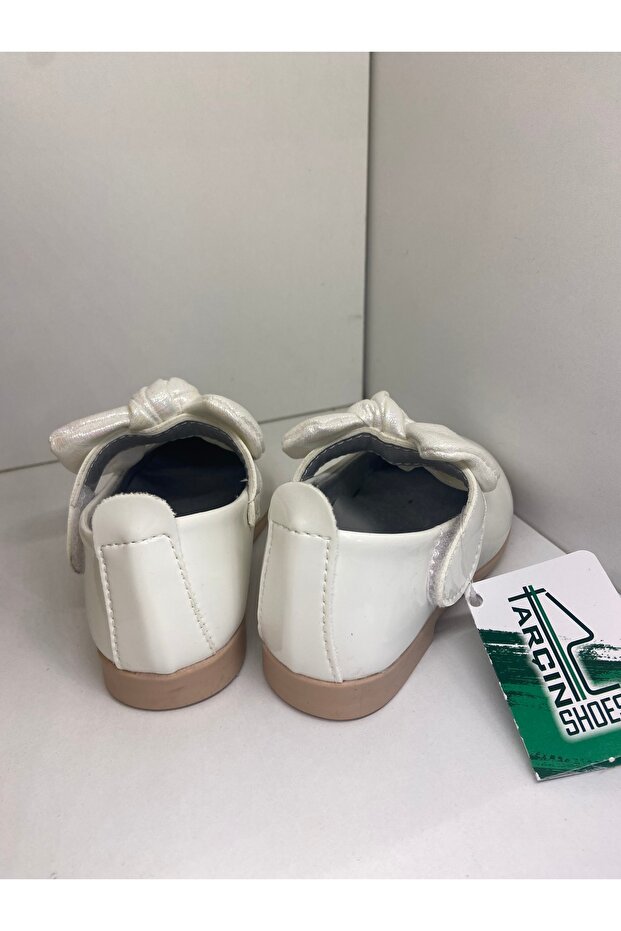 راقصة الباليه ذات الفيونكة البيضاء - 4