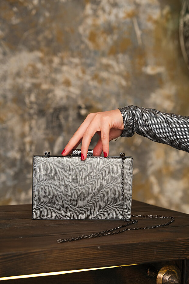 Women's Platinum Wavy Evening Dress Bag