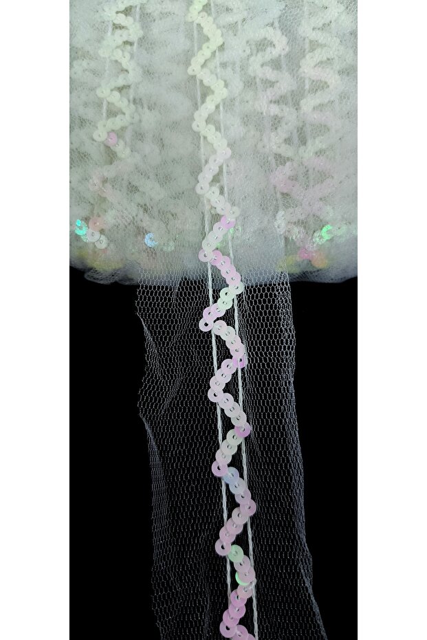 JANJAN PUL PAYET PLEAT STRIP ON WHITE TULE