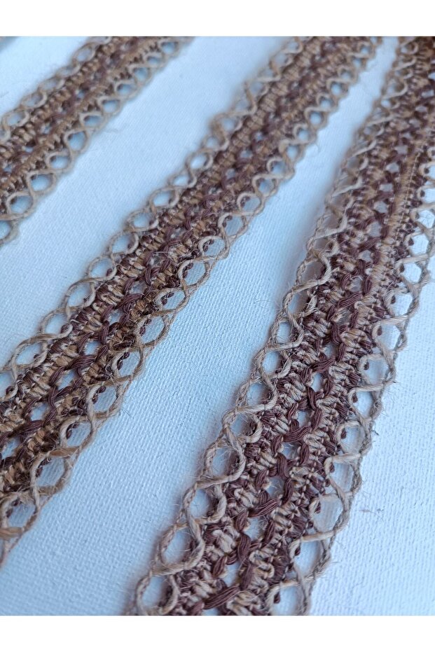 شريط محبوك منقوش من الخوص - 1