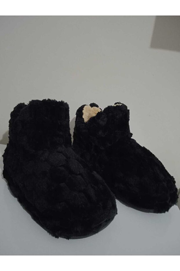 أحذية منزلية مبطنة بالفرو