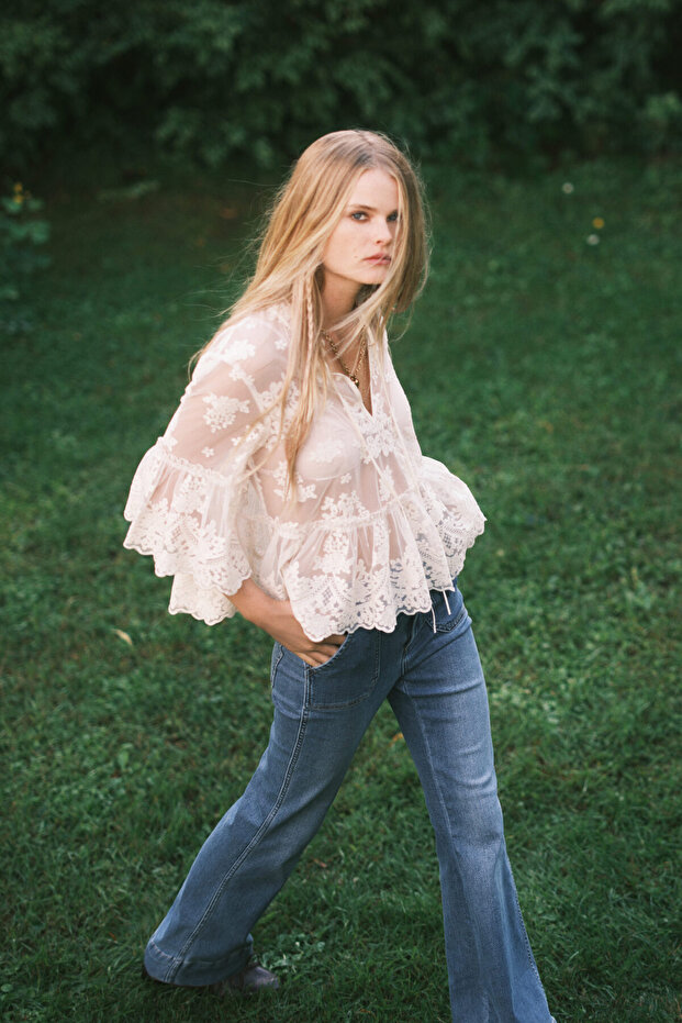 Flared High Jeans - 1