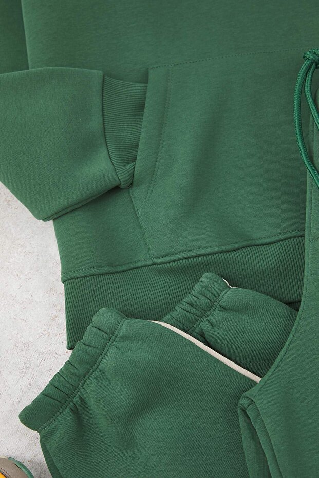 Zelená oversize/široký strih s kapucňou vyšívaná fleecová mikina Tepláková súprava TMNAW24EM00000 - 7
