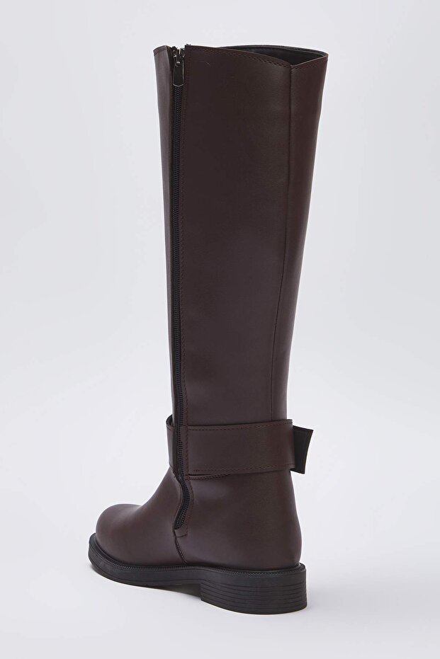 Ciemnobrązowe, damskie oficerki z płaską podeszwą i ozdobnymi oczkami TAKAW26CZ00000 - 4