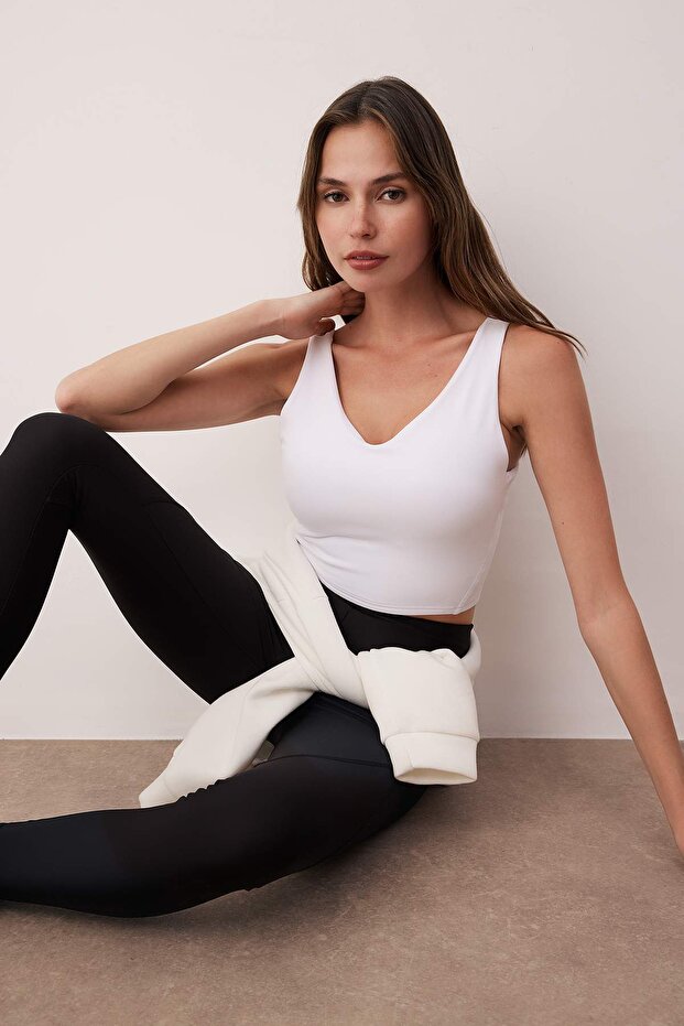 Beyaz Destekli/Şekillendirici Örme Spor Sütyeni THMAW26SS00013 - 2