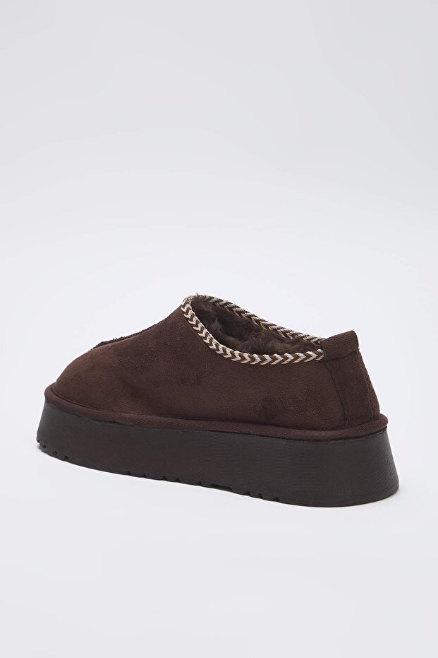 Tmavohnedé dámske členkové papuče s detailom výšivky, vnútorná kožušina, hrubá podrážka TAKAW26BO00003 - 4