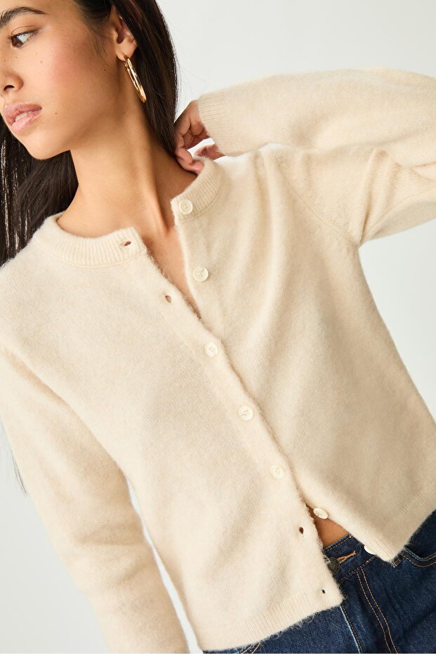 Düğmeli triko hırka - 4