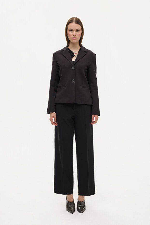 سترة سوداء بأزرار مزدوجة - 4