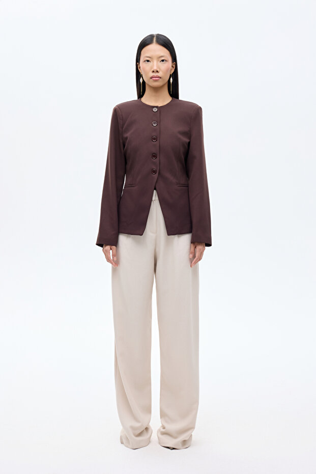 سترة بليزر بأزرار وياقة دائرية باللون البني الداكن - 3