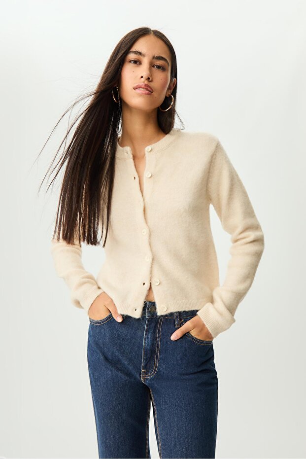 Düğmeli triko hırka - 1