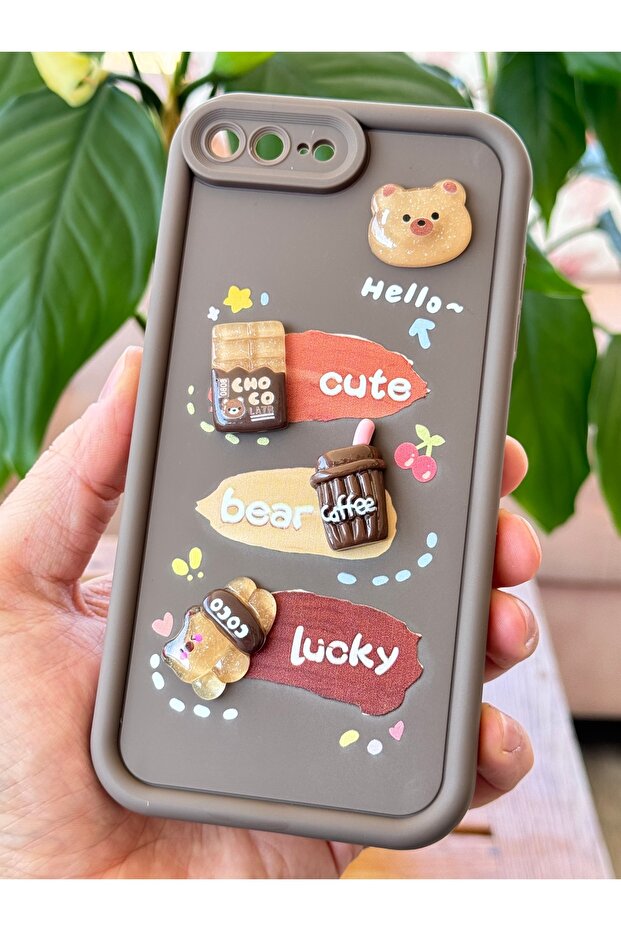 حافظة آيفون 7 بلس/8 بلس مصممة بنمط تيدي بير مع حماية للكاميرا، مصنوعة من السيليكون الناعم بلون القهوة - 6