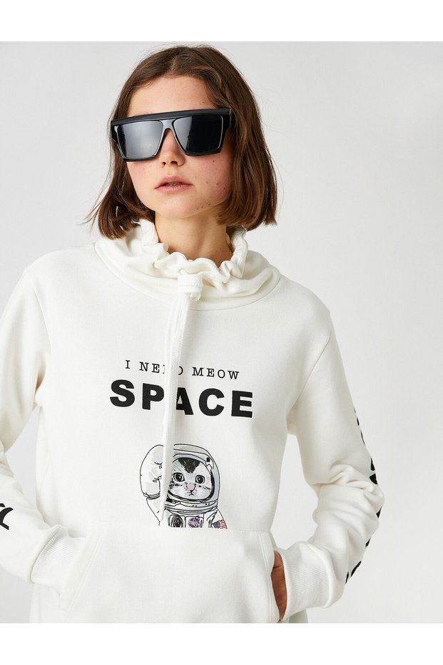 Printed sweatshirt with collar detail and fleece inside