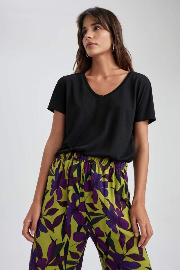 Regular Fit V Yaka Basic Düz Kısa Kollu Tişört W9204AZ23SM - 3