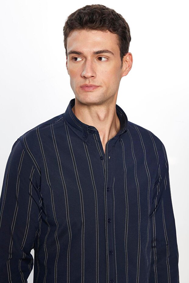 Erkek Slım Fıt Dar Kesim Uzun Kollu Pamuklu Kolay Ütü Çizgili Lacivert Düğmeli Yaka Gömlek - 1