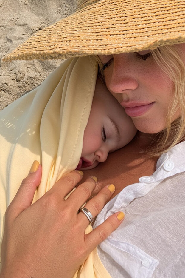 Breastfeeding Poncho / Baby Blanket and Carrying Bag