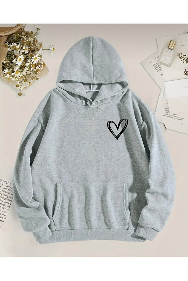 سويت شيرت كبير الحجم مطبوع عليه قلب صغير - 1