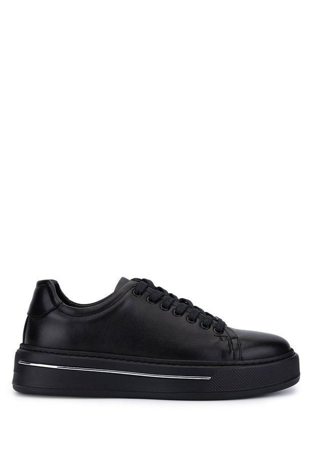 Men's Black Sneakers & Sports Shoes