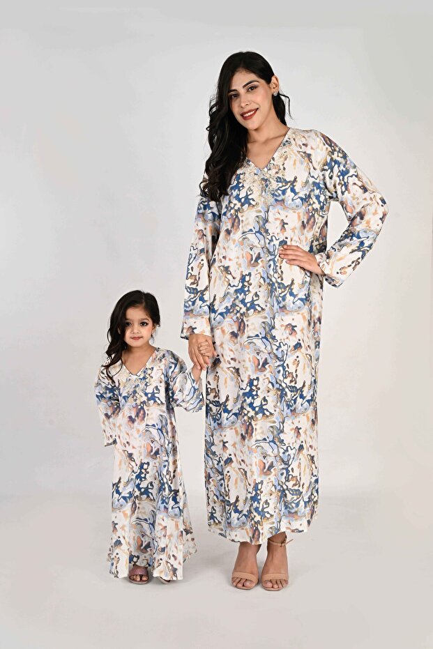 Ladies Jalabiya – Blue and White Abstract Print and Embroidery Detailing