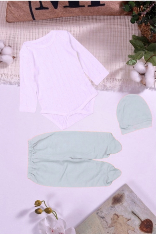 Baby 3-Piece Combination – Long Sleeve Bodysuit, Booties Bottoms, Hat