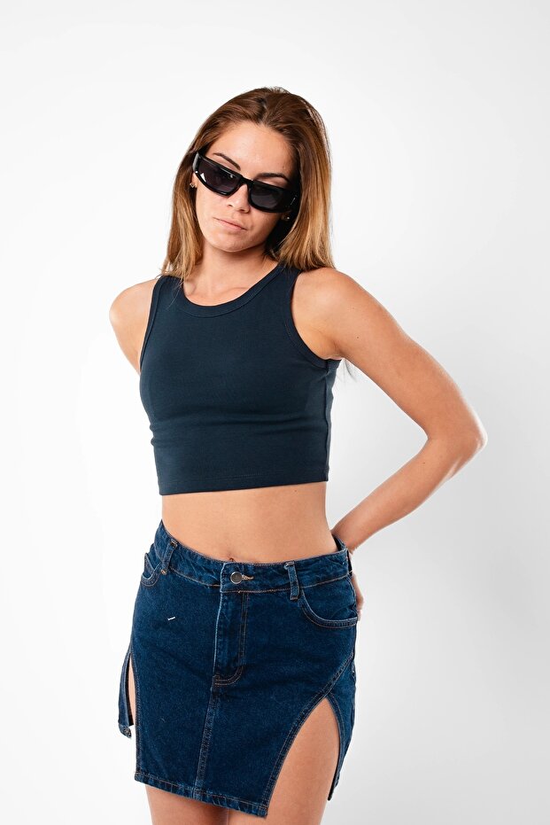 قميص بياقة دائرية أساسي بلون أزرق بترولي - 3