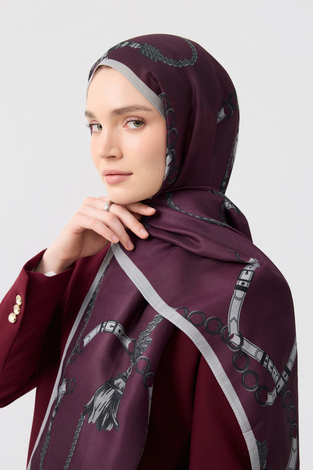 شال قطني من نسيج التويل بلون البرقوق