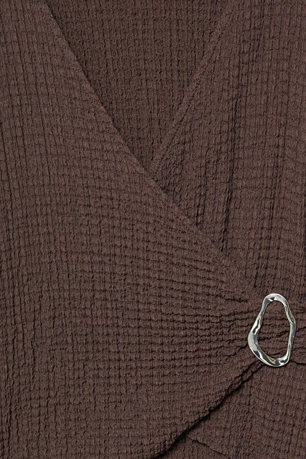 بلوزة كريب متقاطعة مع مشبك - 7