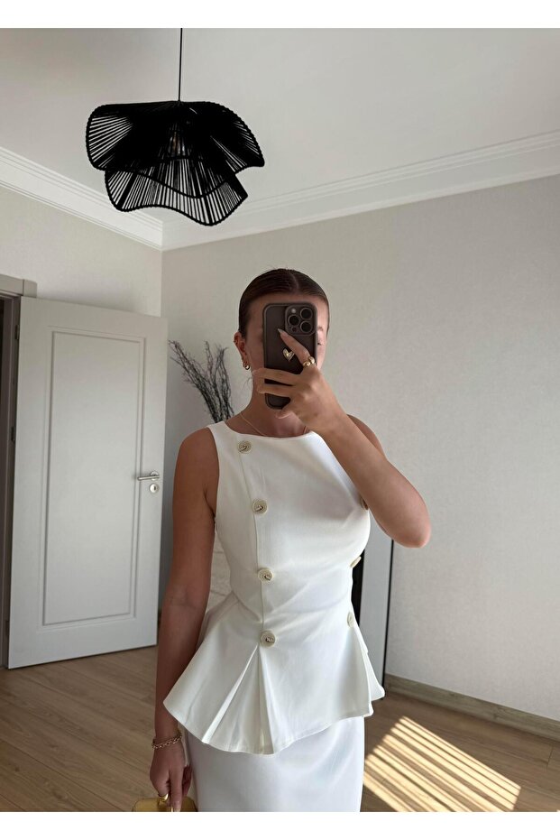 DÜĞMELİ BEYAZ YELEK - 3