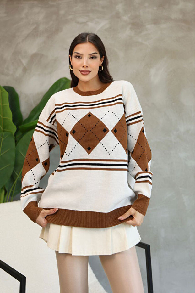 Crew Neck Patterned Knit Sweater